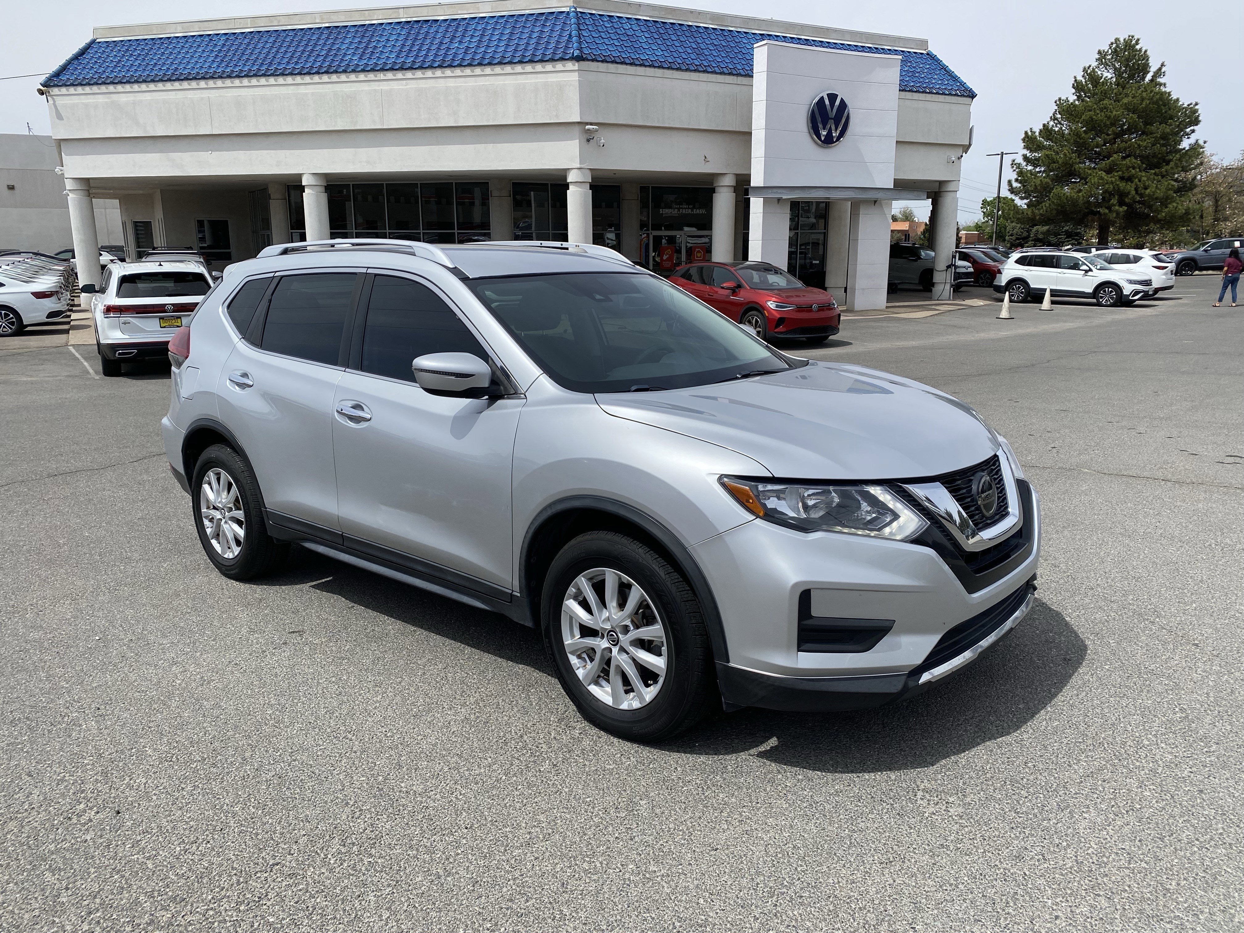 Used 2020 Nissan Rogue SV FWD image 36