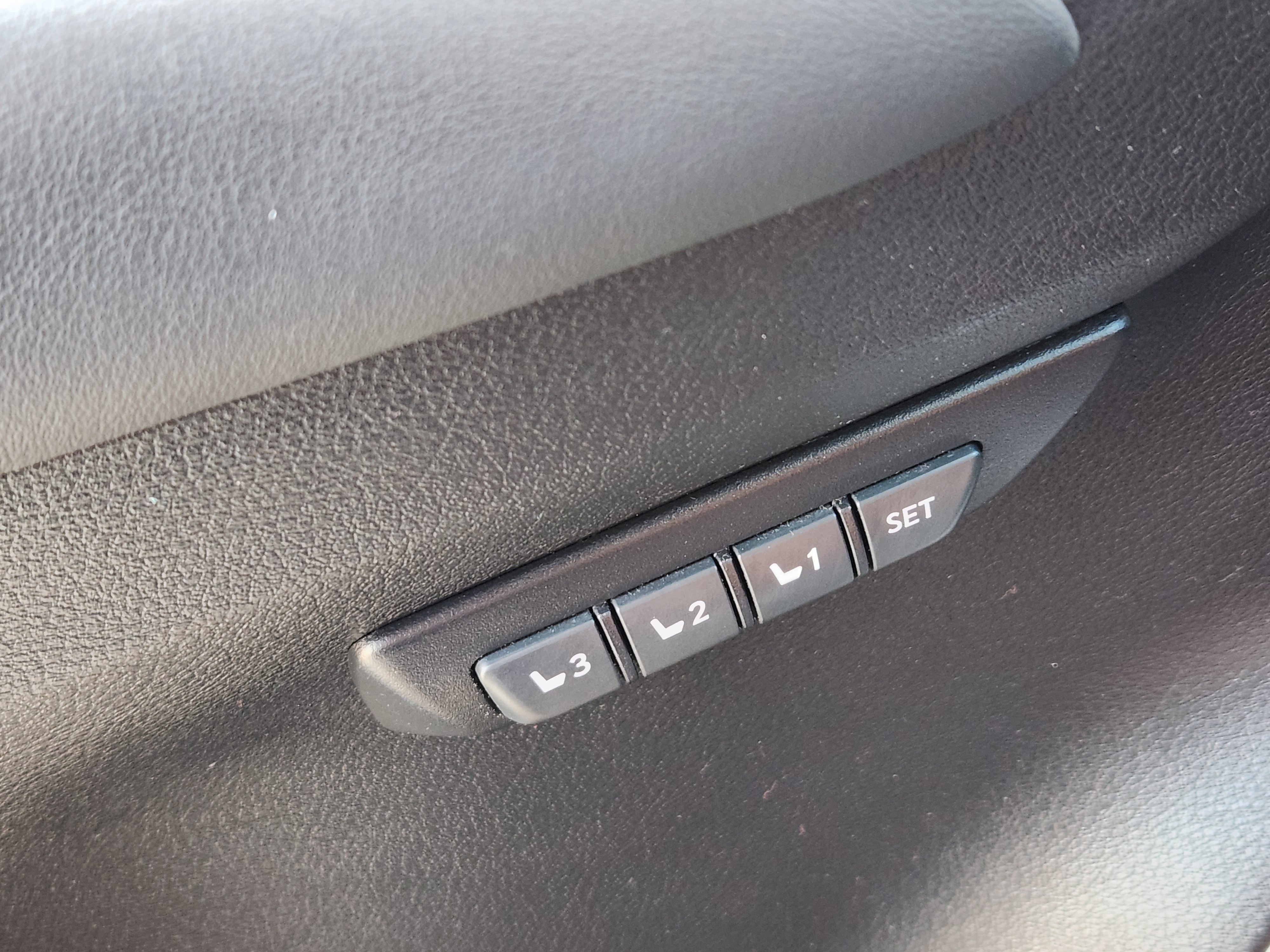 Used 2018 Lexus NX 300h AWD image 34