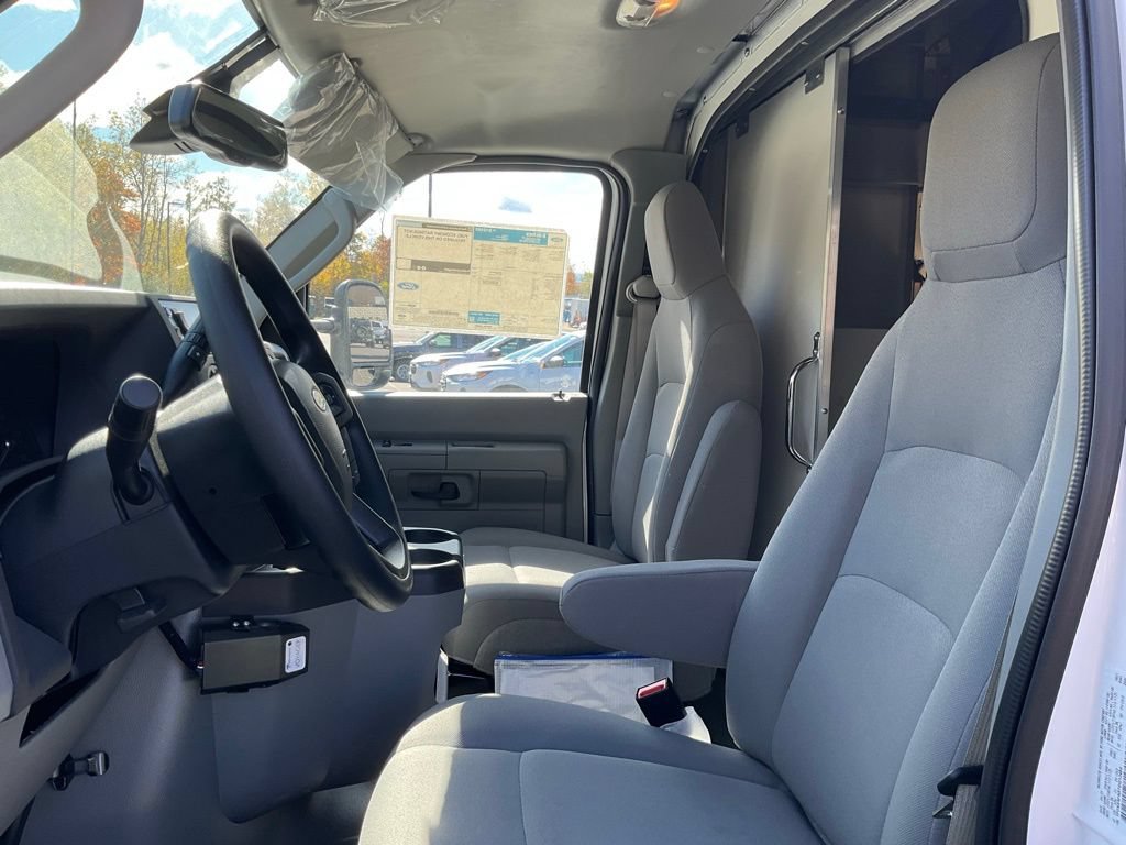 New 2026 Ford E-450 and Econoline 450 Super Duty w/ Power Equipment Group RWD image 12