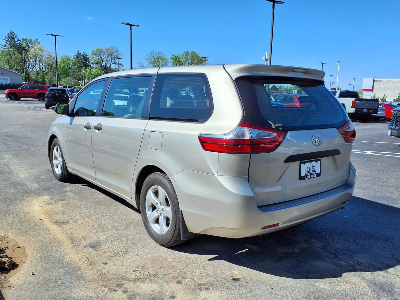 Used 2017 Toyota Sienna L FWD image 27