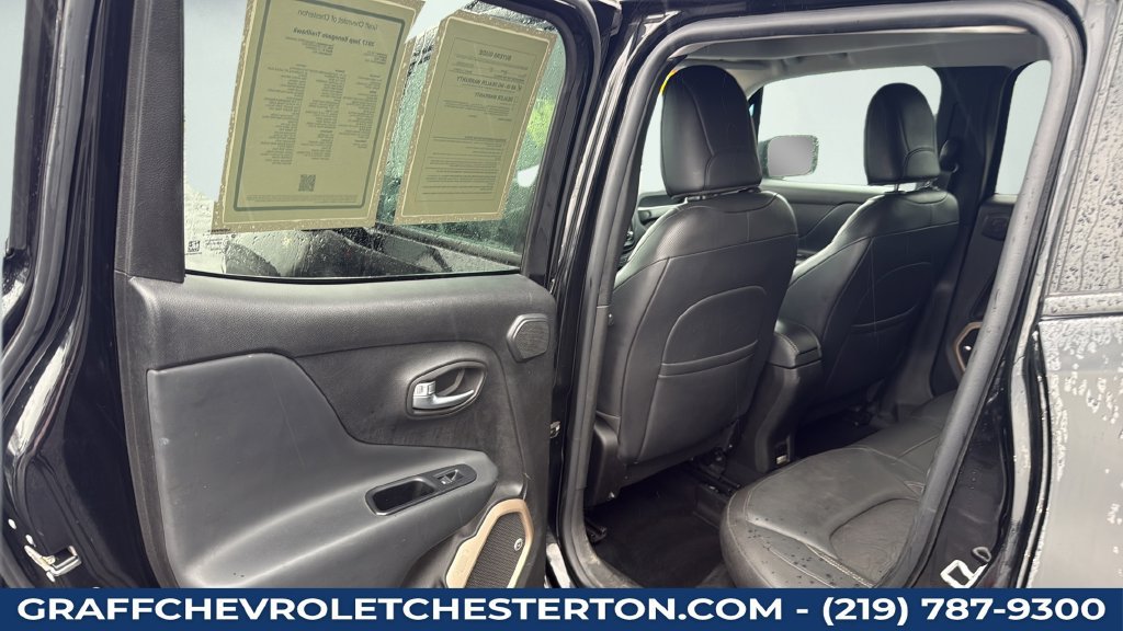 Used 2017 Jeep Renegade Trailhawk AWD/4WD image 42