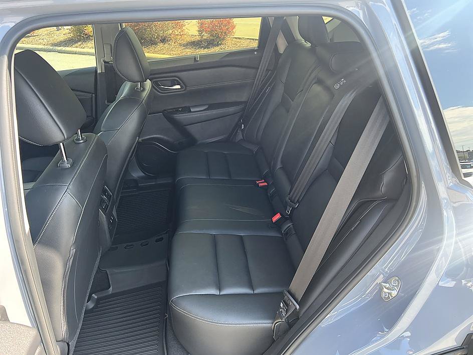 Certified 2025 Nissan Rogue SL w/ Tech Package FWD image 14
