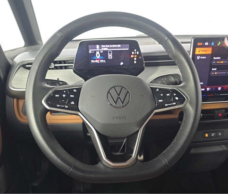 Used 2025 Volkswagen ID. Buzz Pro S Plus RWD image 10