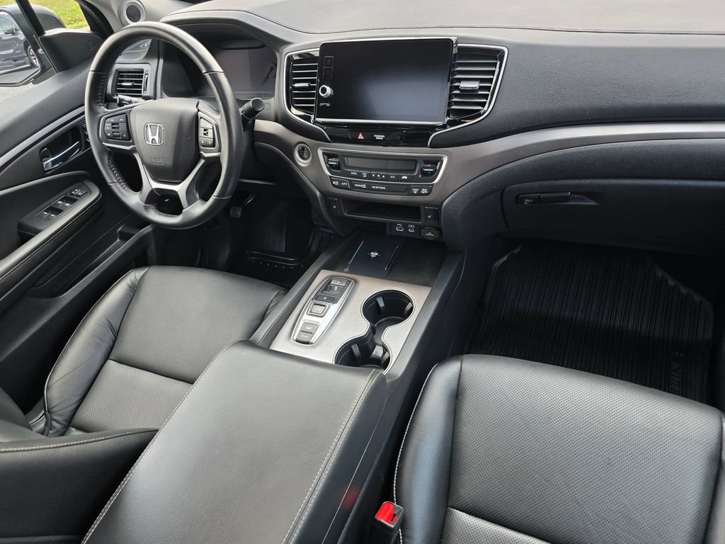 Used 2025 Honda Ridgeline RTL image 16
