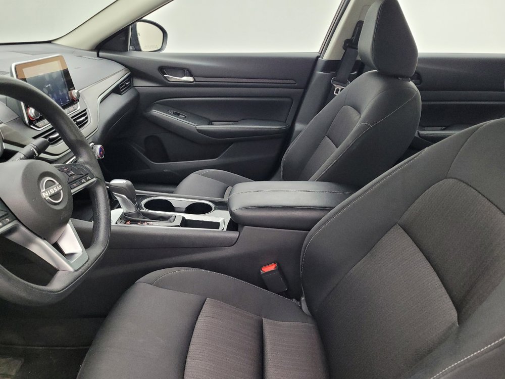 Used 2024 Nissan Altima 2.5 SV image 17