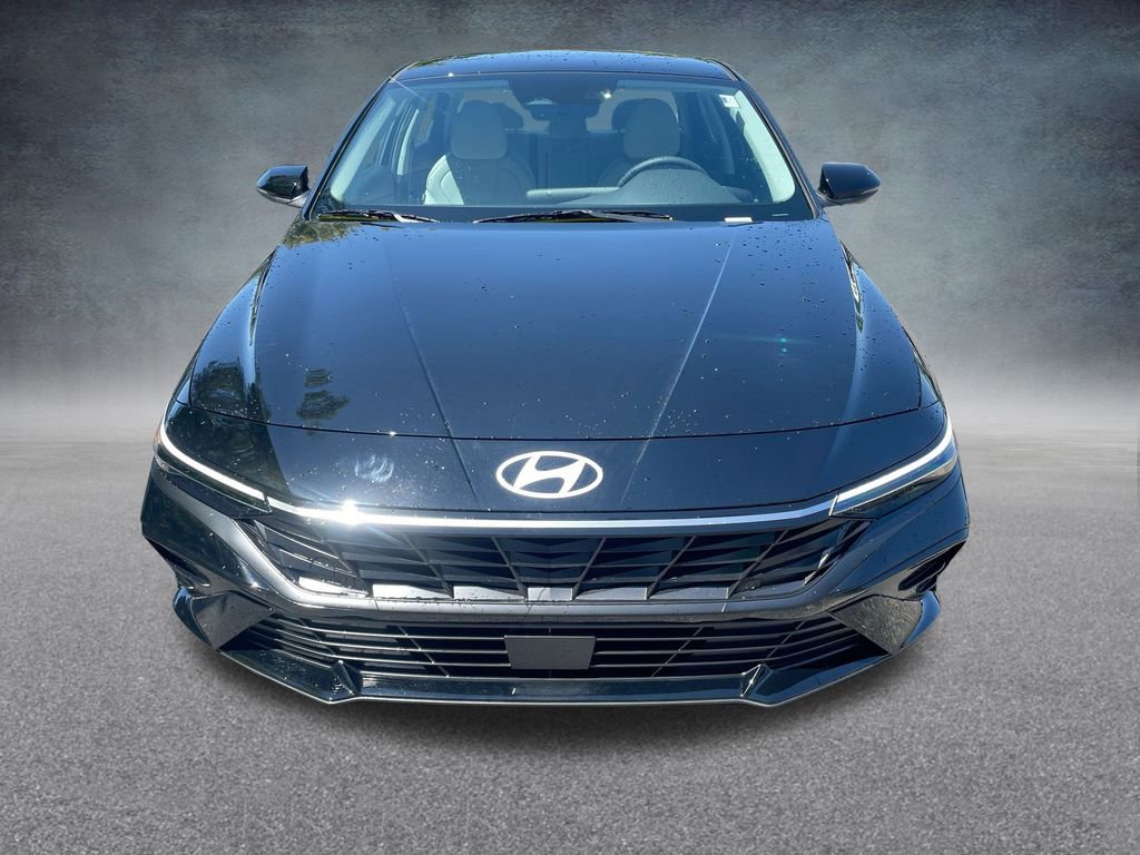 New 2025 Hyundai Elantra Limited image 34