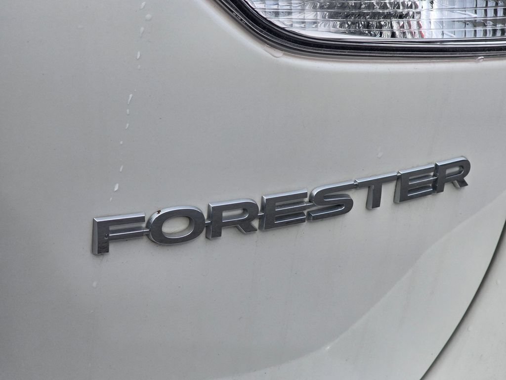 Used 2021 Subaru Forester Premium AWD/4WD image 16