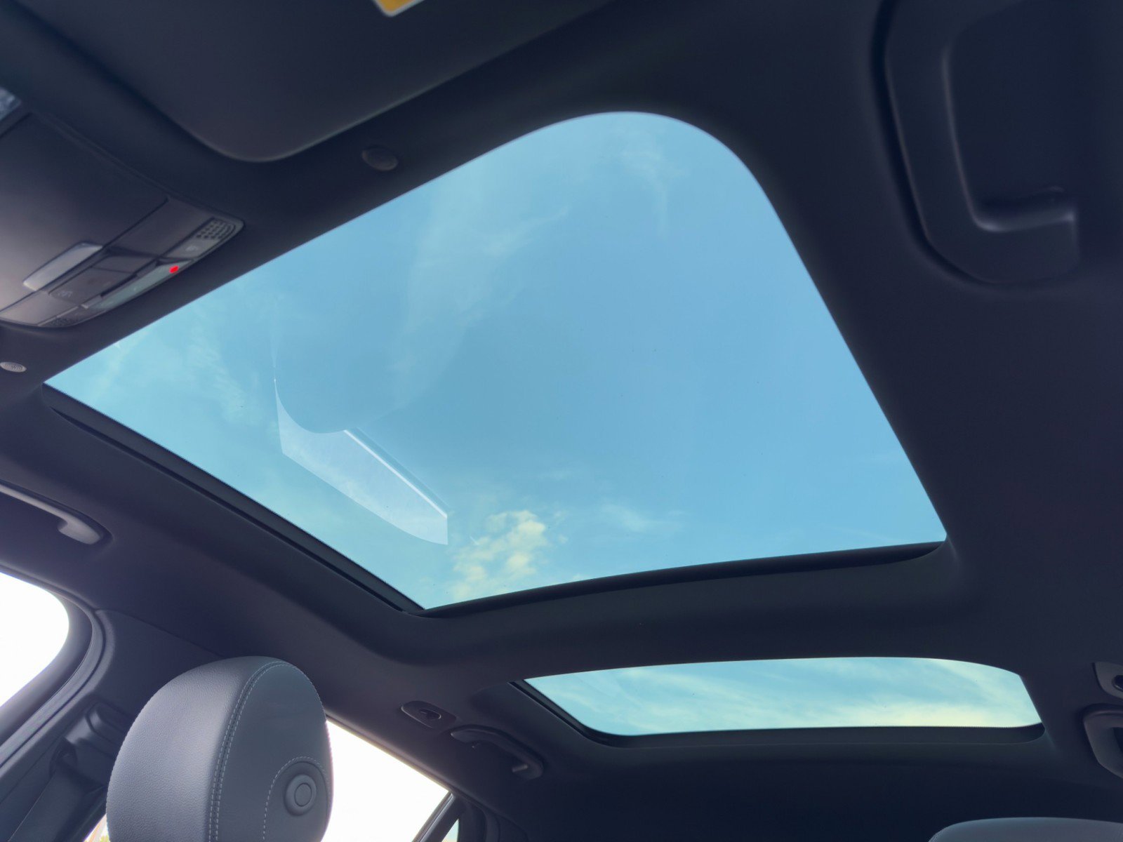 Used 2020 Mercedes-Benz GLC 350e 4MATIC image 11