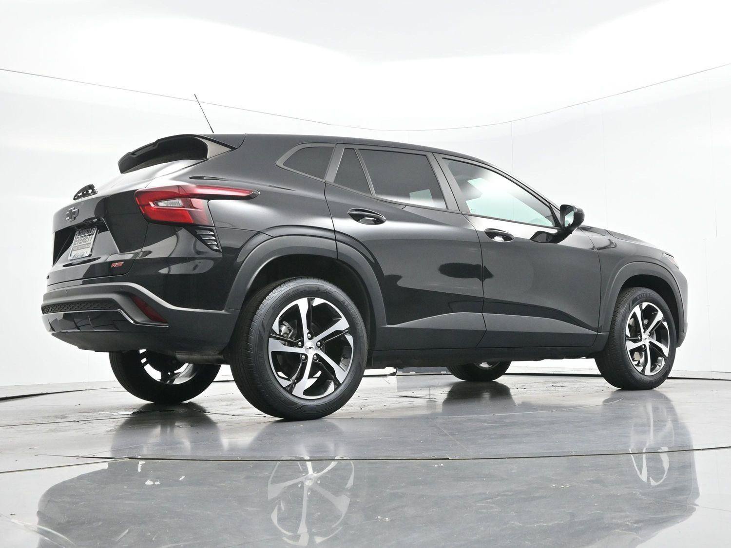 Used 2024 Chevrolet Trax RS w/ Driver Confidence Package FWD image 47