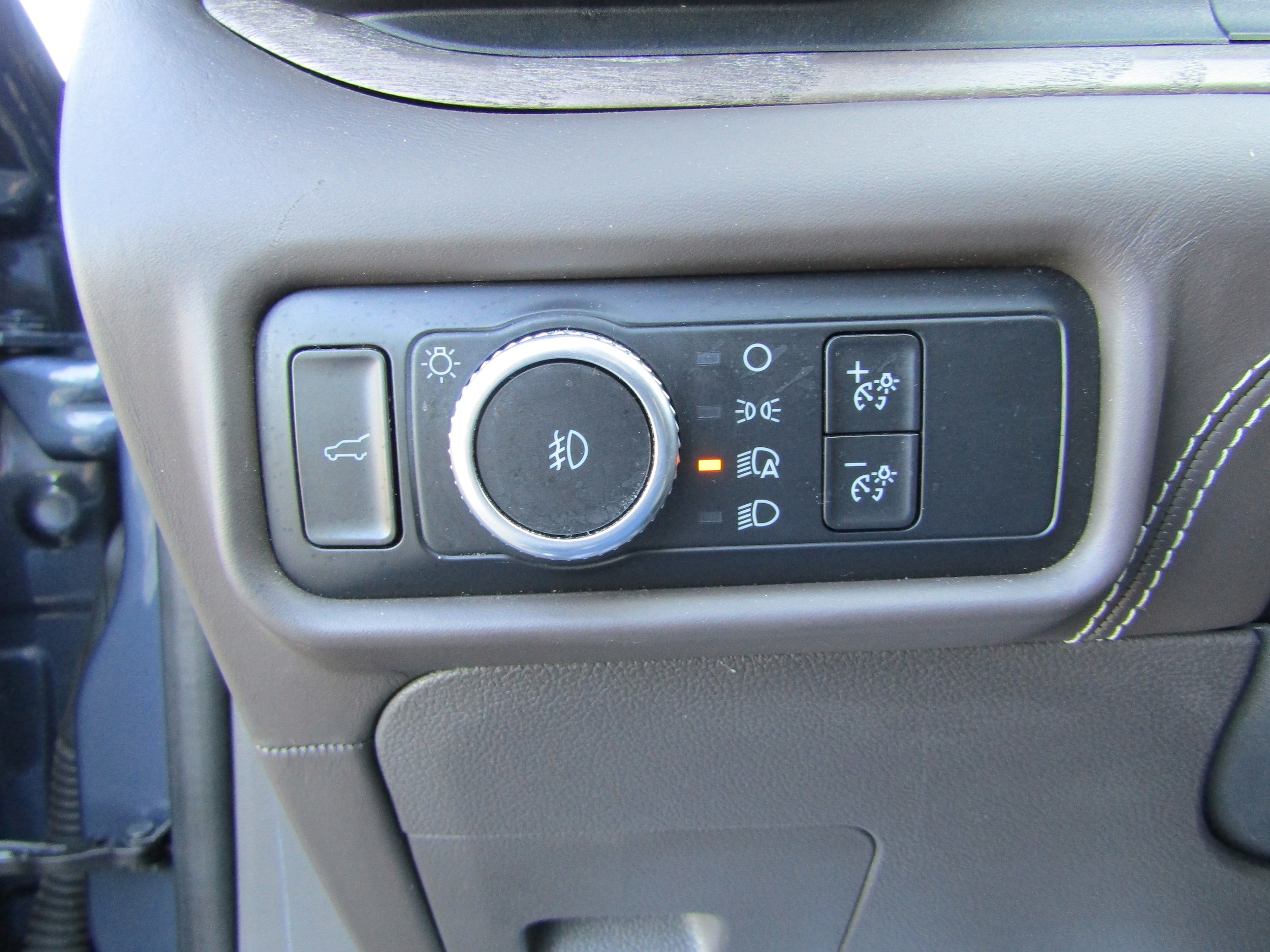Used 2021 Ford Explorer Platinum w/ Equipment Group 601A AWD/4WD image 21