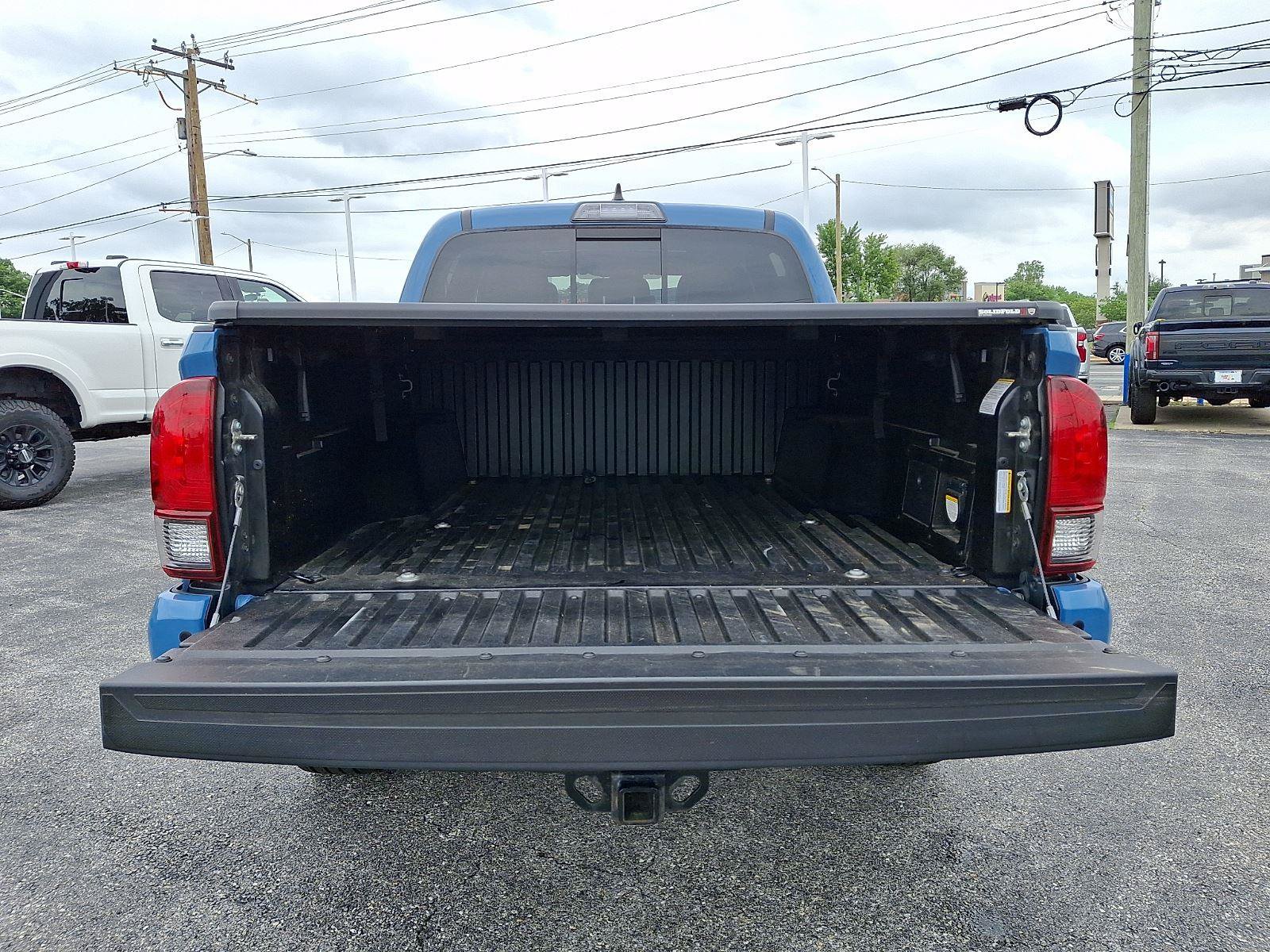 Used 2019 Toyota Tacoma TRD Off-Road AWD/4WD image 28