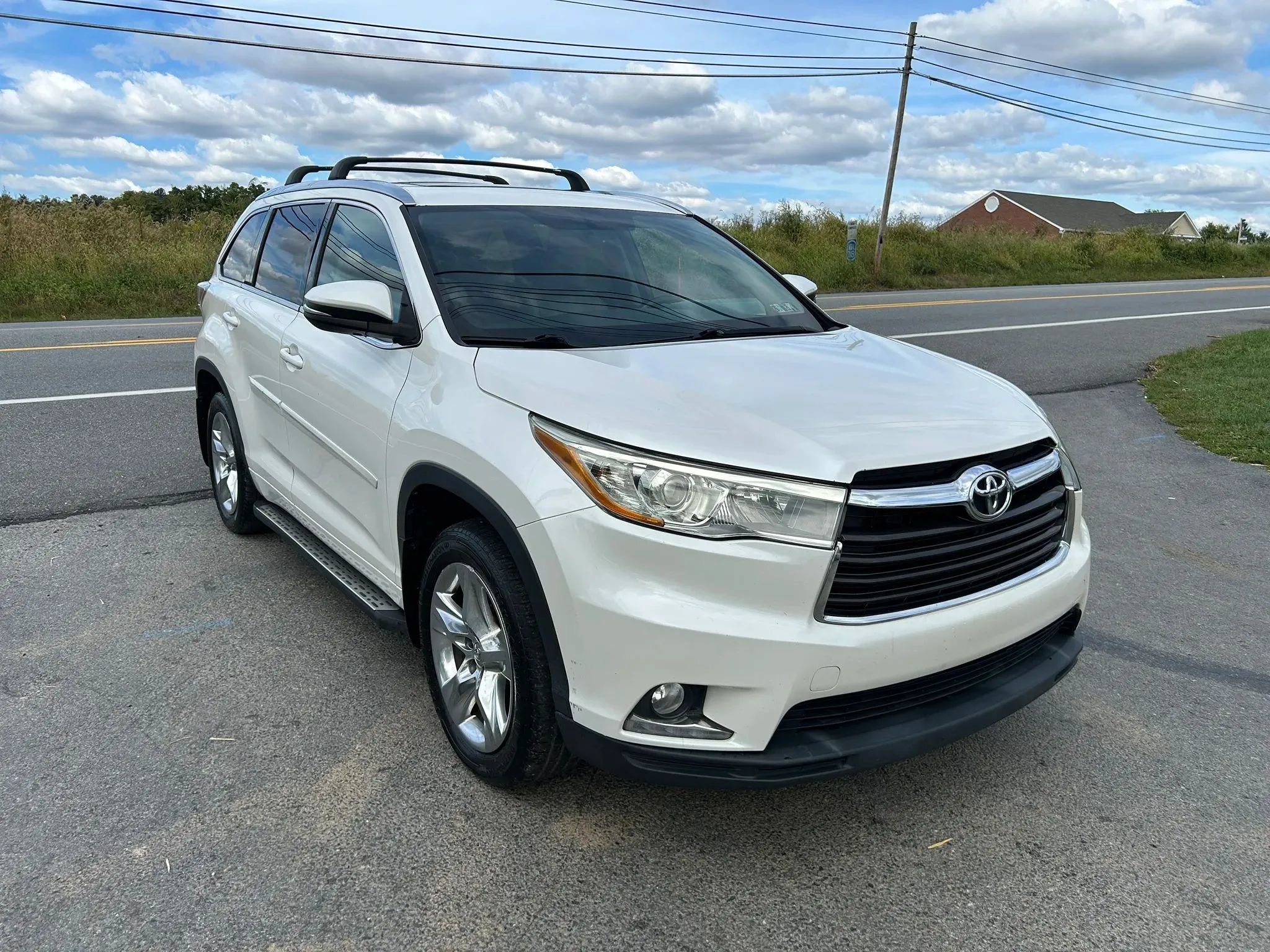 Used 2014 Toyota Highlander Limited AWD/4WD image 3
