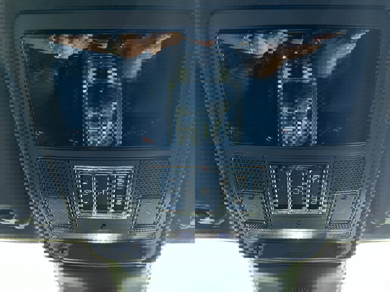 Used 2018 Jaguar XJ L Portfolio image 18