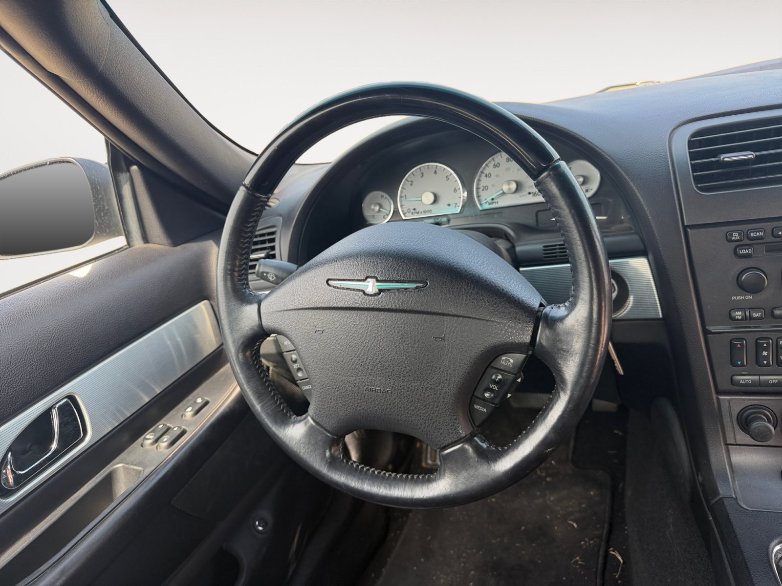 Used 2004 Ford Thunderbird RWD image 12