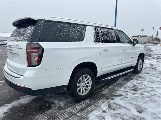 Used 2022 Chevrolet Suburban LT AWD/4WD image 5
