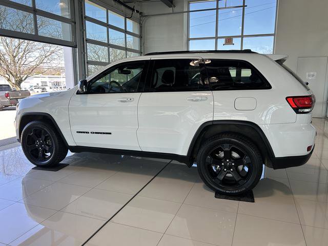 Used 2020 Jeep Grand Cherokee Laredo image 11