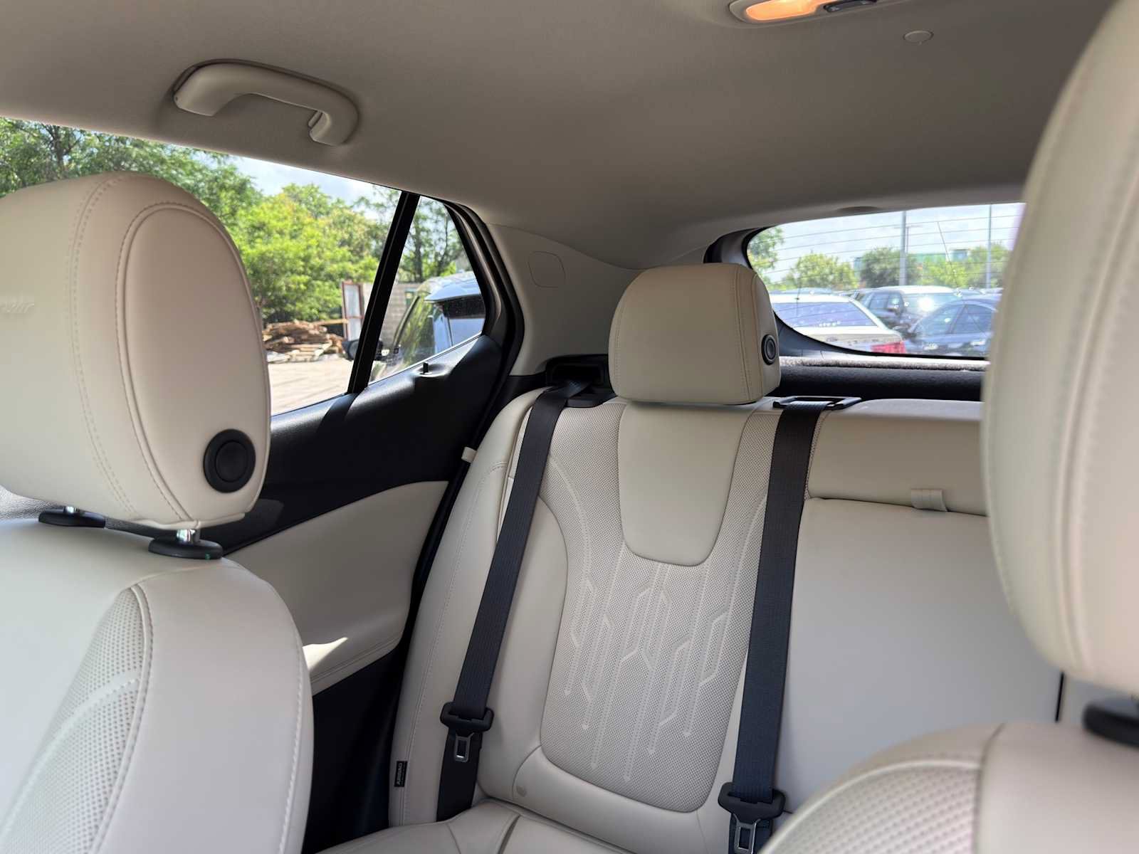 Used 2025 Buick Encore GX Avenir w/ Avenir Technology Package FWD image 15