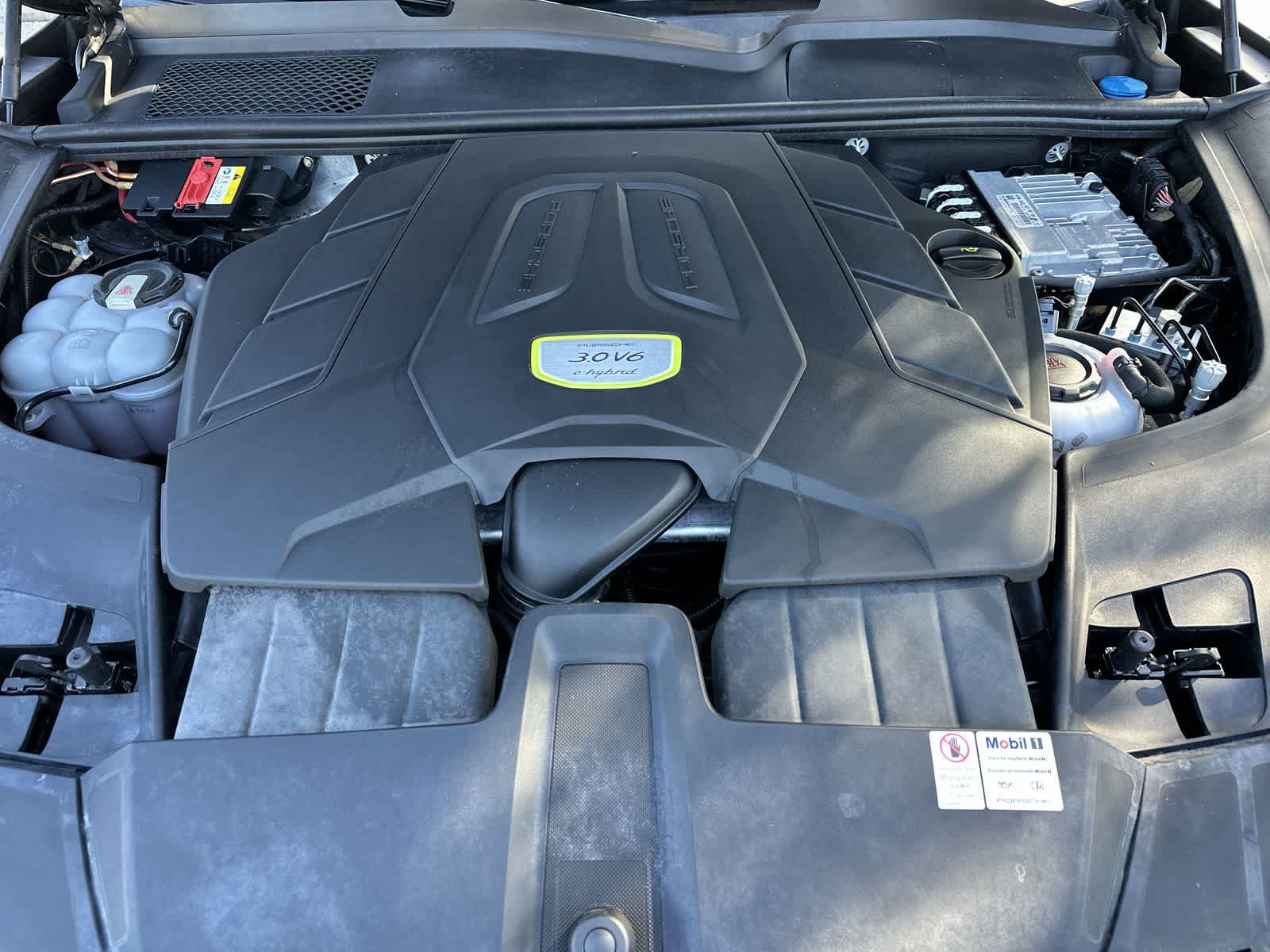 Used 2019 Porsche Cayenne E-Hybrid AWD/4WD image 12