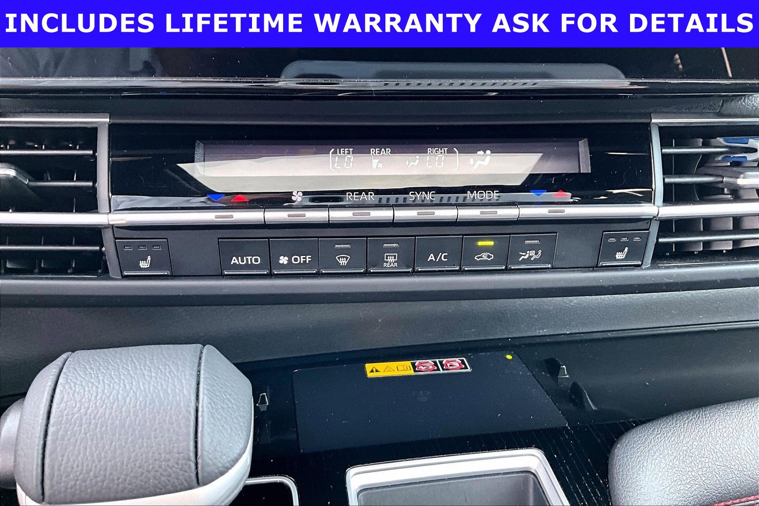 Used 2025 Toyota Sienna XSE w/ XSE Plus Package FWD image 27