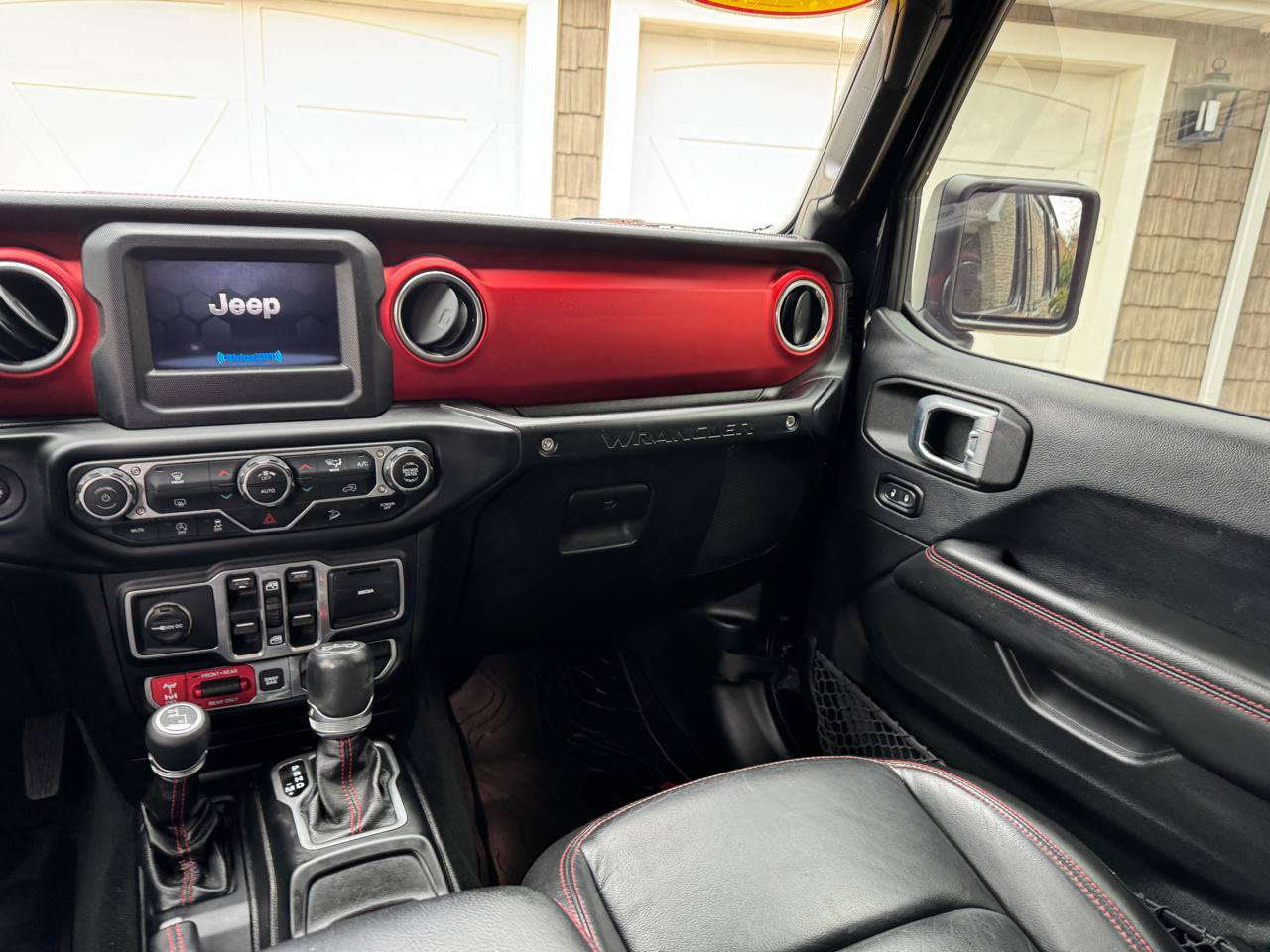 Used 2018 Jeep Wrangler Unlimited Rubicon w/ Steel Bumper Group AWD/4WD image 15