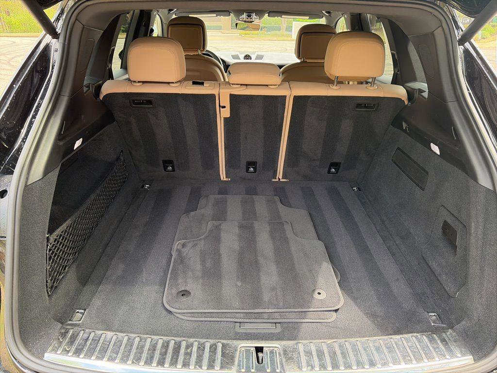 Used 2023 Porsche Cayenne Platinum Edition AWD/4WD image 17