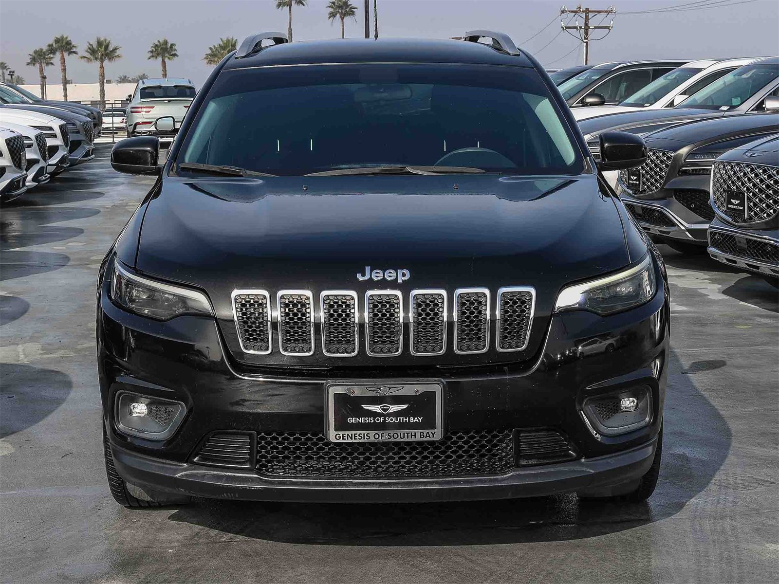 Used 2019 Jeep Cherokee Latitude w/ Popular Appearance Group image 2