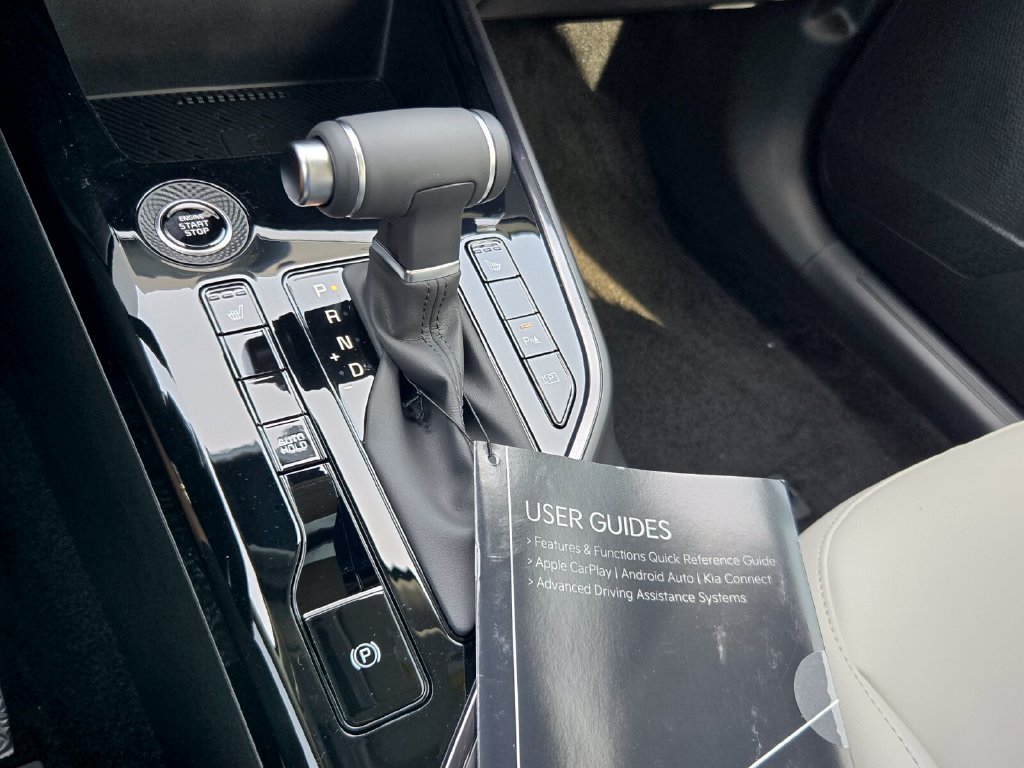 New 2026 Kia Niro EX FWD image 10