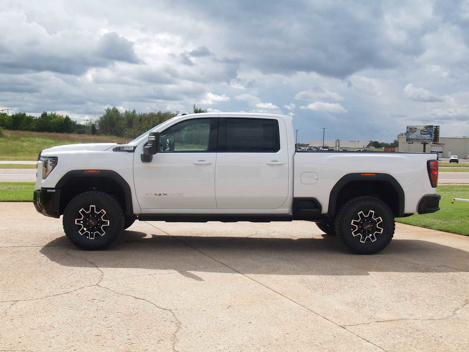 New 2026 GMC Sierra 2500 AT4X image 5