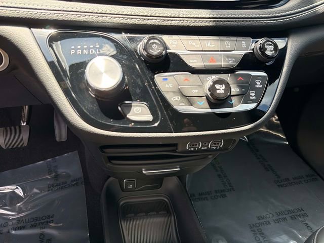 Used 2025 Chrysler Pacifica Select FWD image 23