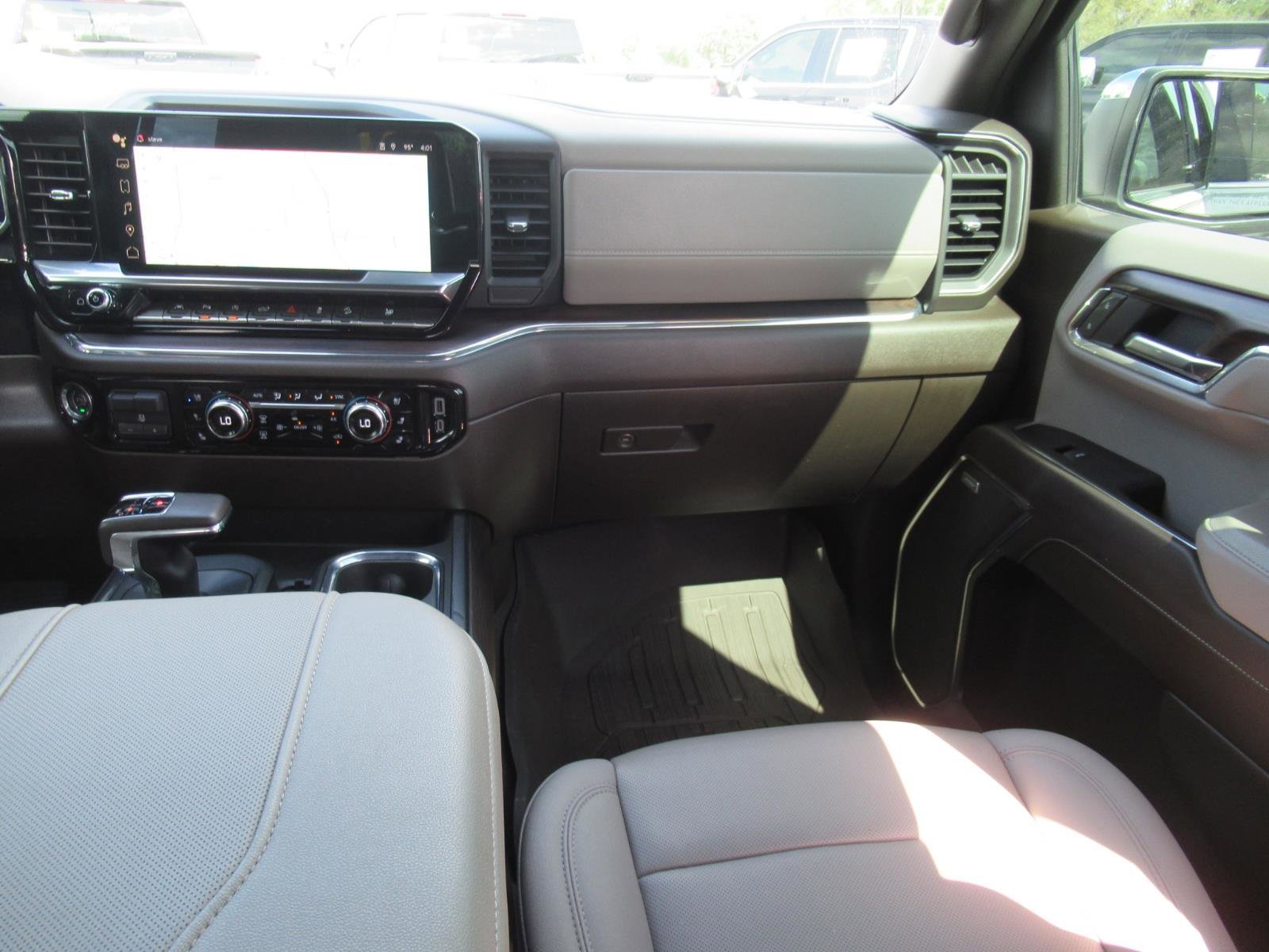 Used 2024 GMC Sierra 1500 SLT w/ SLT Premium Plus Package AWD/4WD image 13