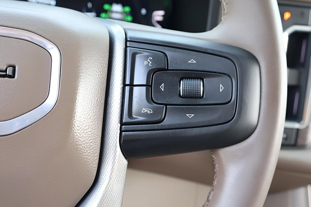 Used 2024 GMC Yukon XL Denali image 24