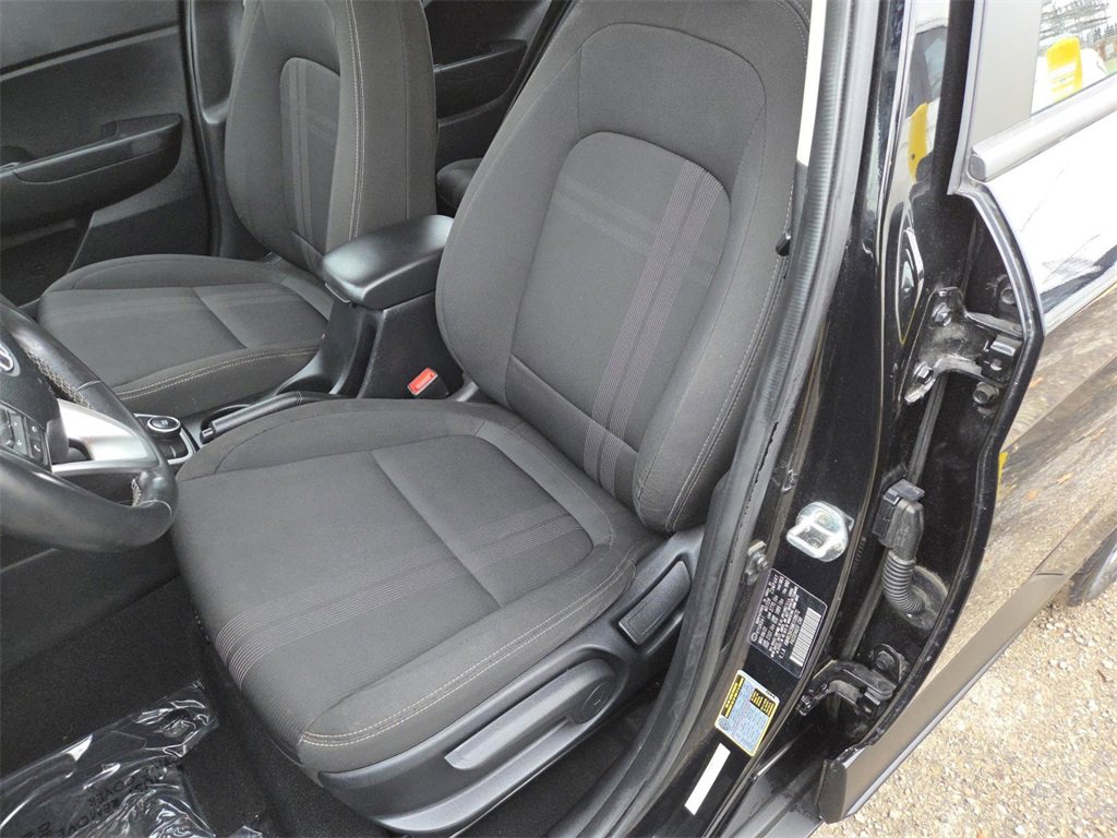 Used 2021 Hyundai Venue SEL w/ Cargo Package image 19