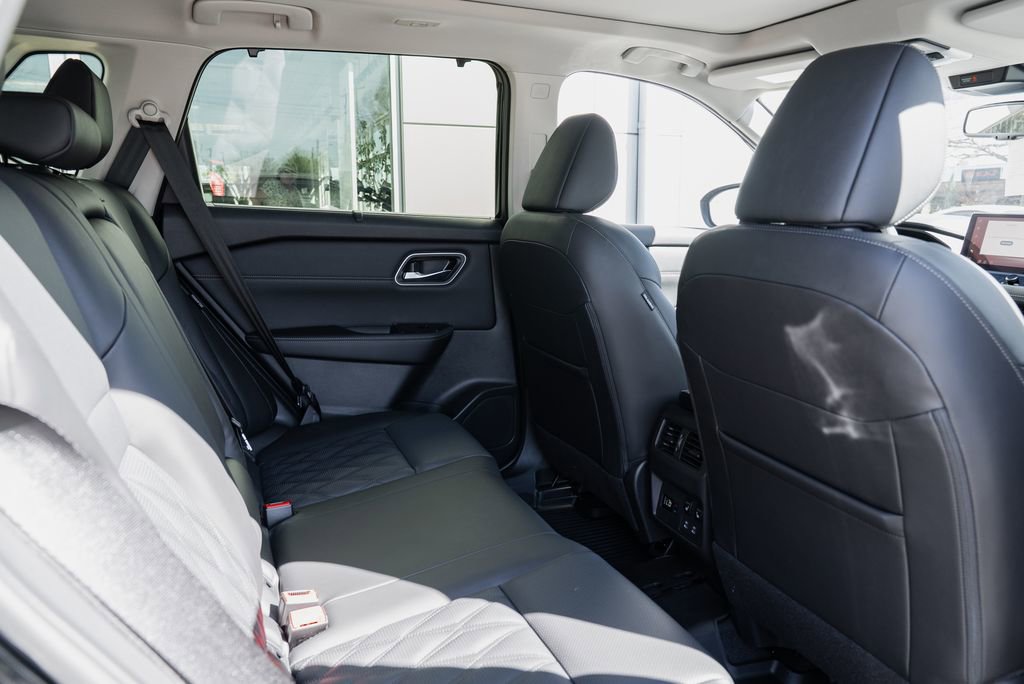 New 2026 Nissan Rogue Platinum image 28