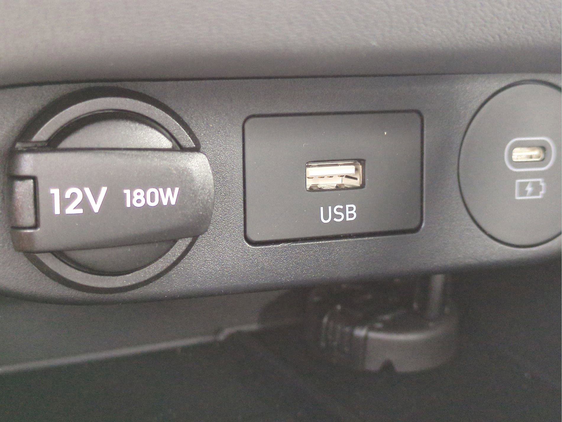 New 2025 Hyundai Elantra SEL image 23