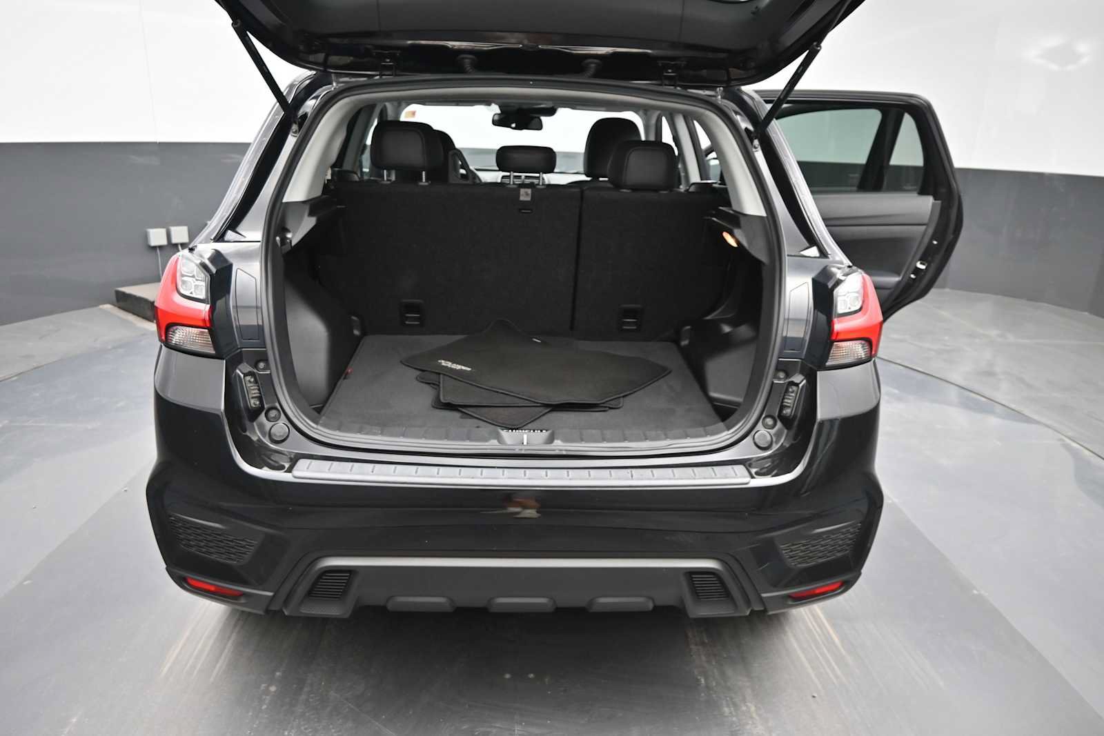 Used 2022 Mitsubishi Outlander Sport SE FWD image 13
