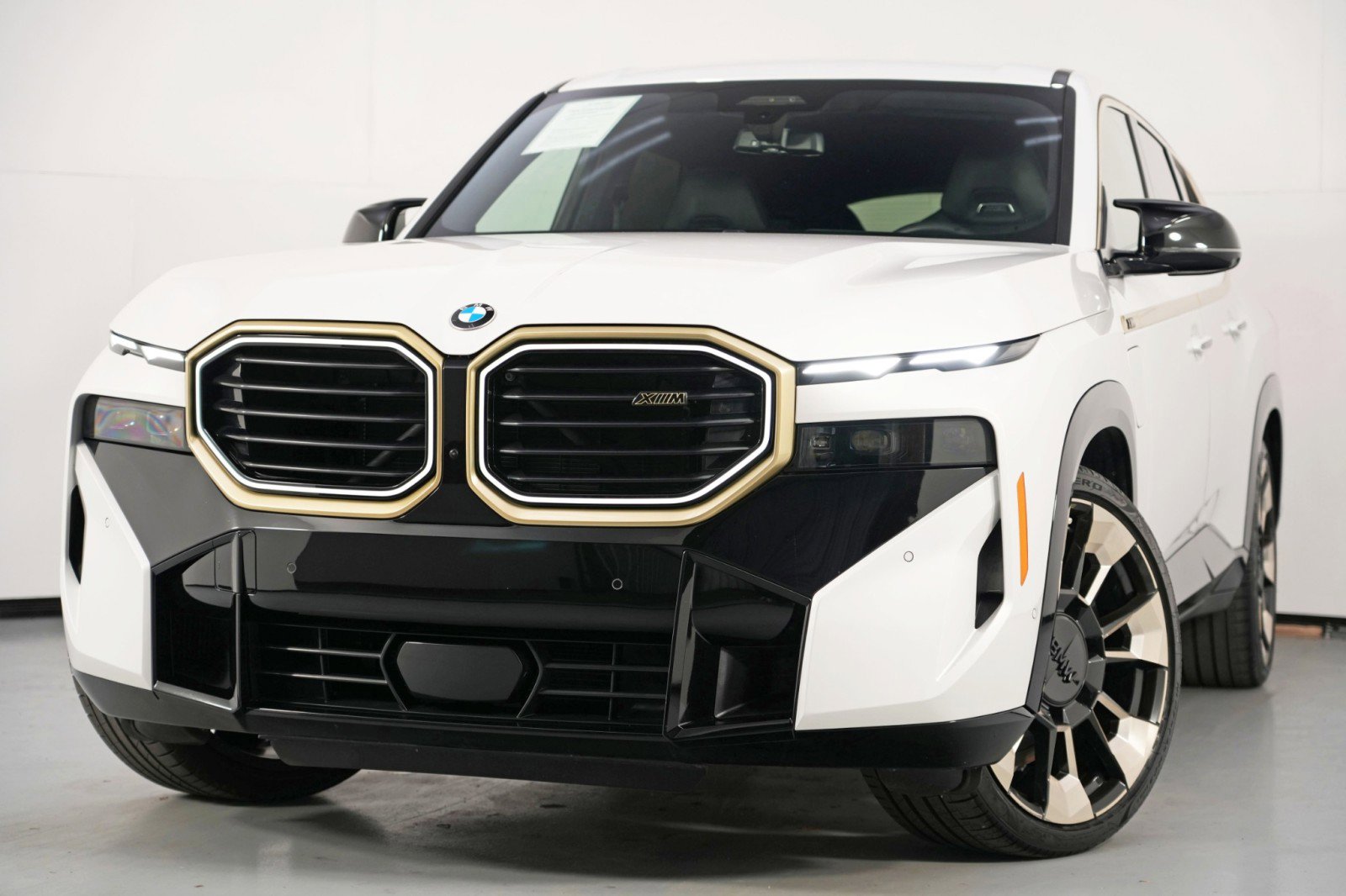 Used 2024 BMW XM image 3