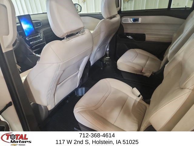 Used 2023 Ford Explorer Platinum w/ Technology Package image 13