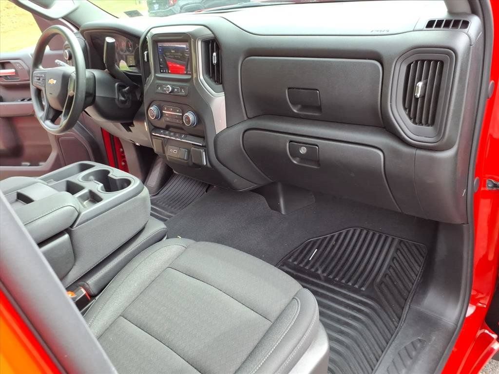 Used 2026 Chevrolet Silverado 1500 Custom w/ Turbomax Blackout Package AWD/4WD image 17