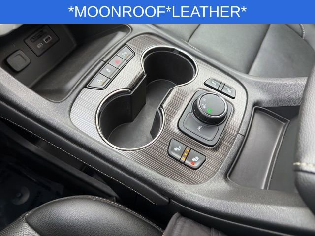 Used 2021 GMC Acadia SLT image 32