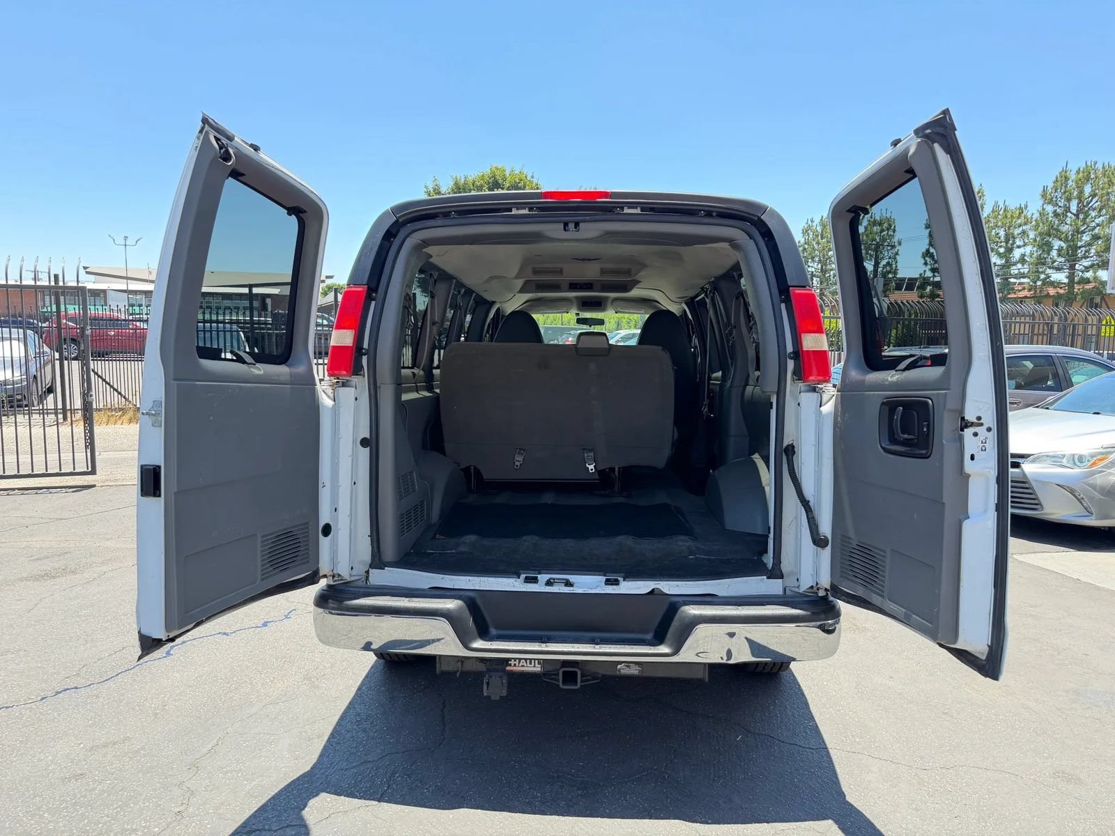 Used 2014 Chevrolet Express 2500 LT w/ LT Preferred Equipment Group RWD image 17