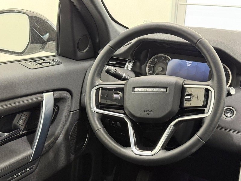Used 2023 Land Rover Discovery Sport SE image 12