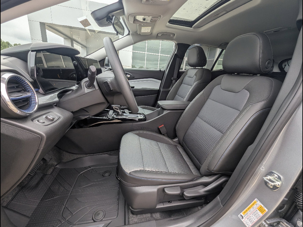 New 2026 Chevrolet Trax LT w/ Sunroof Package FWD image 12