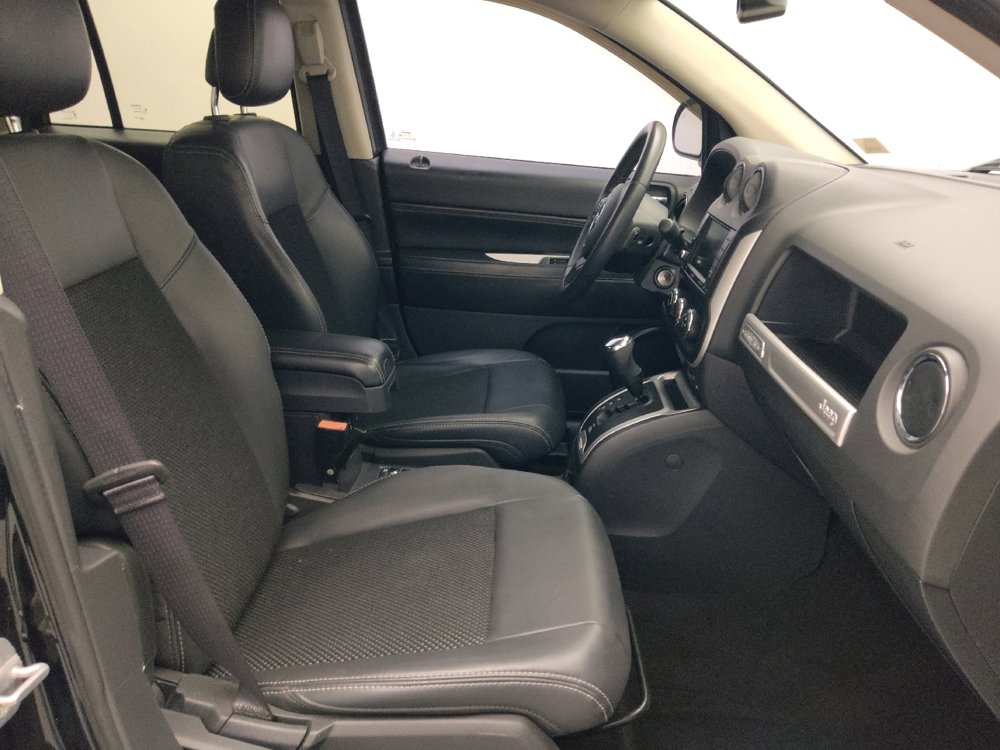 Used 2014 Jeep Compass Latitude w/ Sun/Sound Group AWD/4WD image 21
