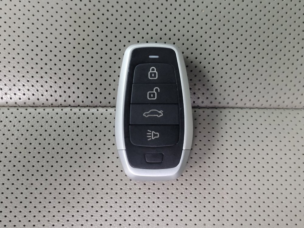 Used 2017 Kia Sedona LX w/ LX Essentials Premium Package FWD image 32
