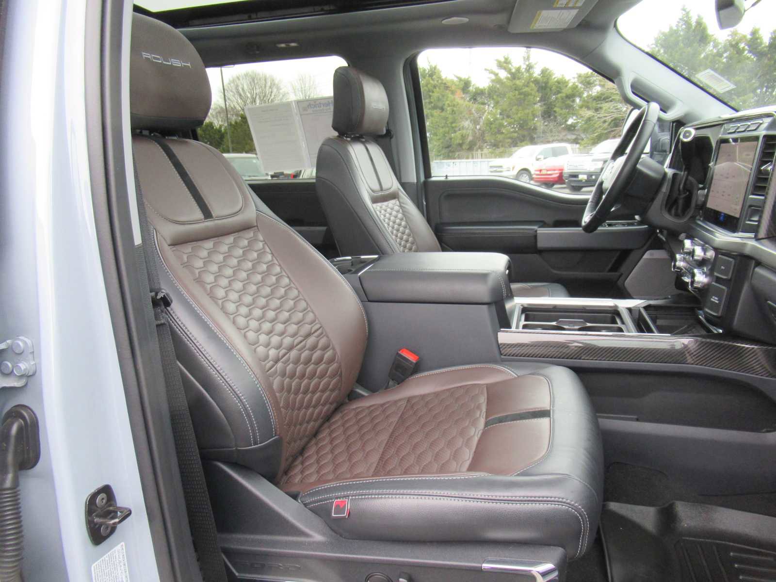 Used 2024 Ford F250 Lariat w/ Lariat Ultimate Package image 15