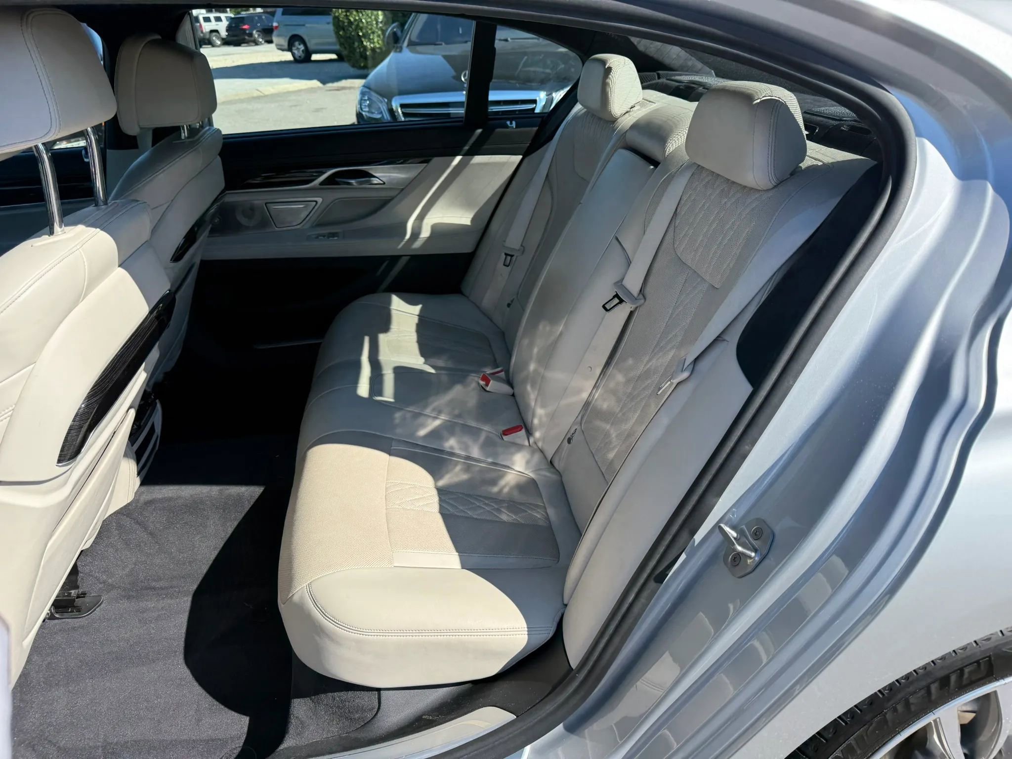 Used 2017 BMW 740i xDrive AWD/4WD image 19