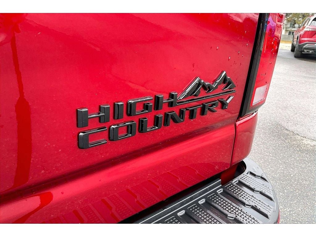 Used 2024 Chevrolet Silverado 2500 High Country w/ High Country Premium Package AWD/4WD image 9