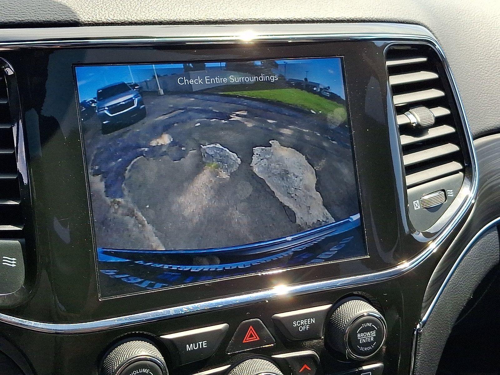 Used 2022 Jeep Grand Cherokee Limited AWD/4WD image 20