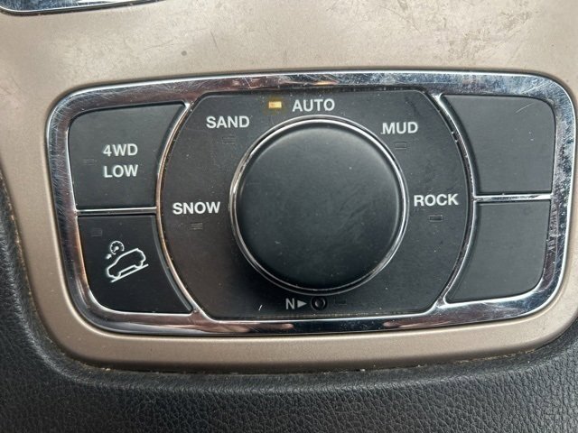 Used 2017 Jeep Grand Cherokee Limited w/ Luxury Group II image 17