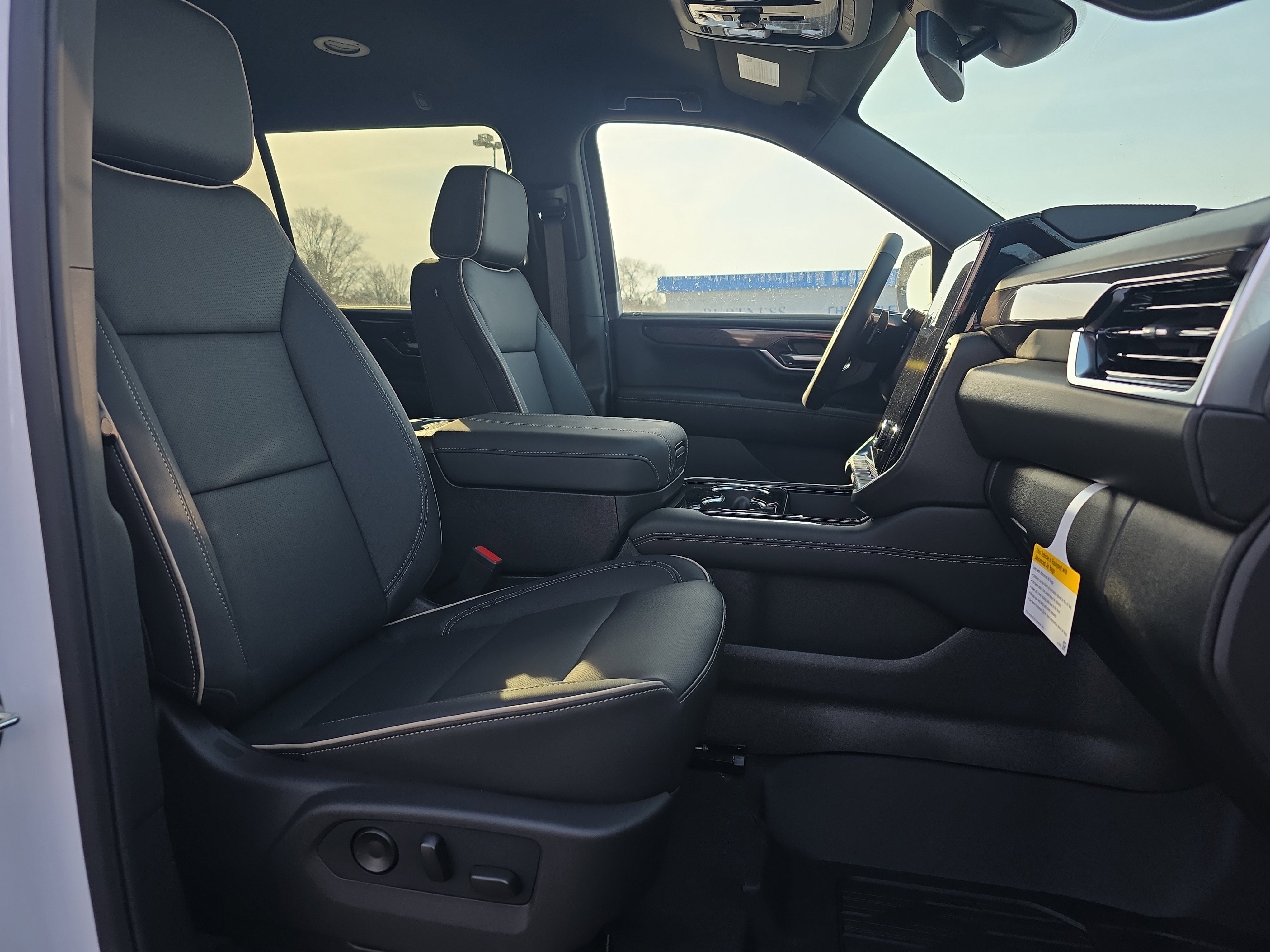 New 2026 GMC Yukon XL Elevation w/ LPO, Floor Liner Package image 11